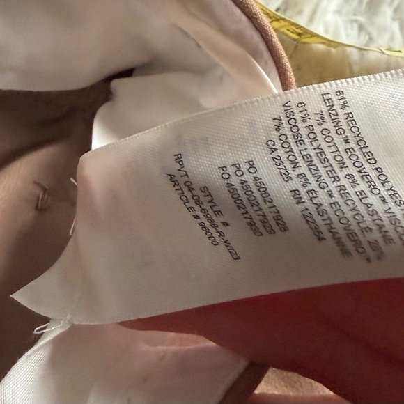 Aritzia The Effortless Pant™ - (Re)ssential - Picture 6 of 11